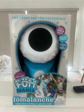 FOM Mania Fomalanché Foam Machine - White & Bright Blue